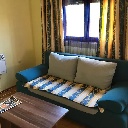 Gostinjska kuća Airport In 3*